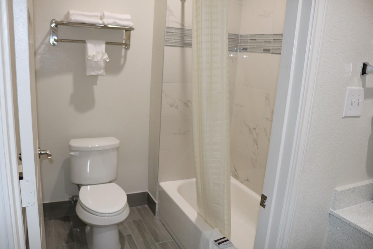Scottish Inn & Suites - Iah Airport Humble Exteriör bild