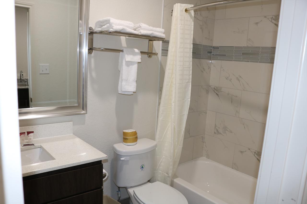 Scottish Inn & Suites - Iah Airport Humble Exteriör bild